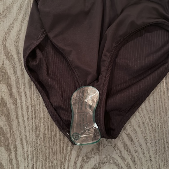 Michael Kors One Piece Swimsuit- New 🌴🌴🏖🏖 - Picture 5 of 5